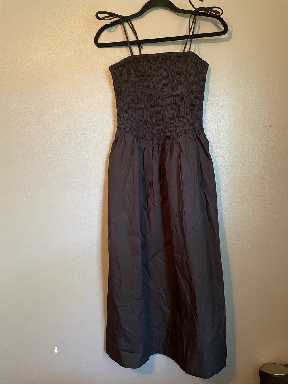 New ASTR the Label Sz XS Women’s Black Smocked Tie Sleeve Tube Midi Dress!!